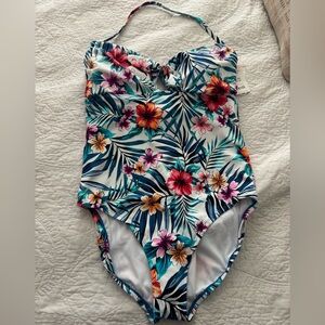 Womens one piece bathing suit size XL (16-18)
